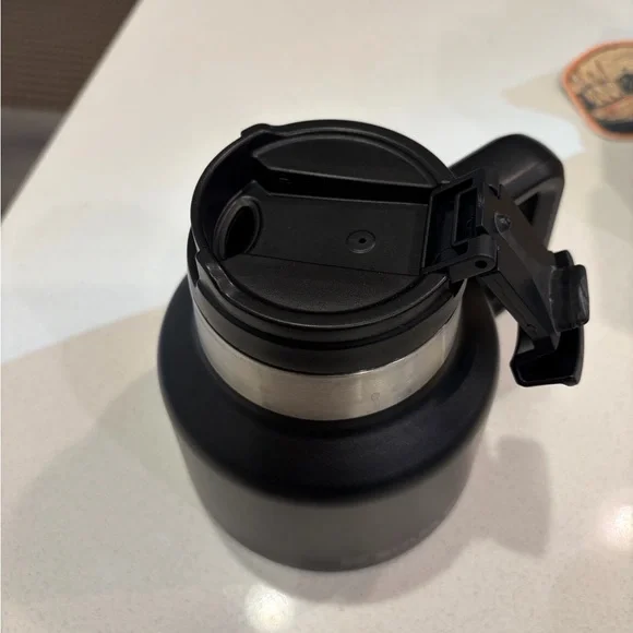 Stanley cup, black - Picture 2 of 4